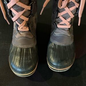 Sorel girls size 5 winter boots